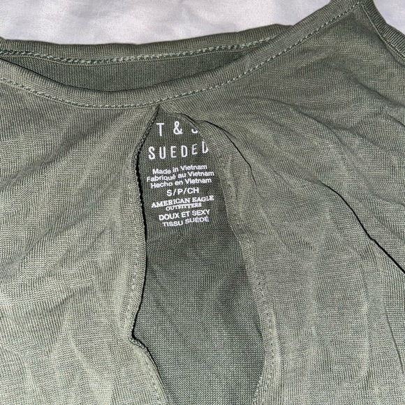 American Eagle olive green off-the shoulder shirt - Picture 3 of 4